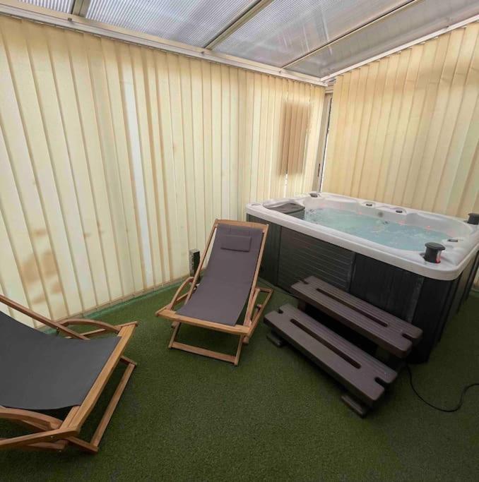Houdarling Chalet Et Spa Hammam Jacuzzi Et Sauna Nimes Exterior photo