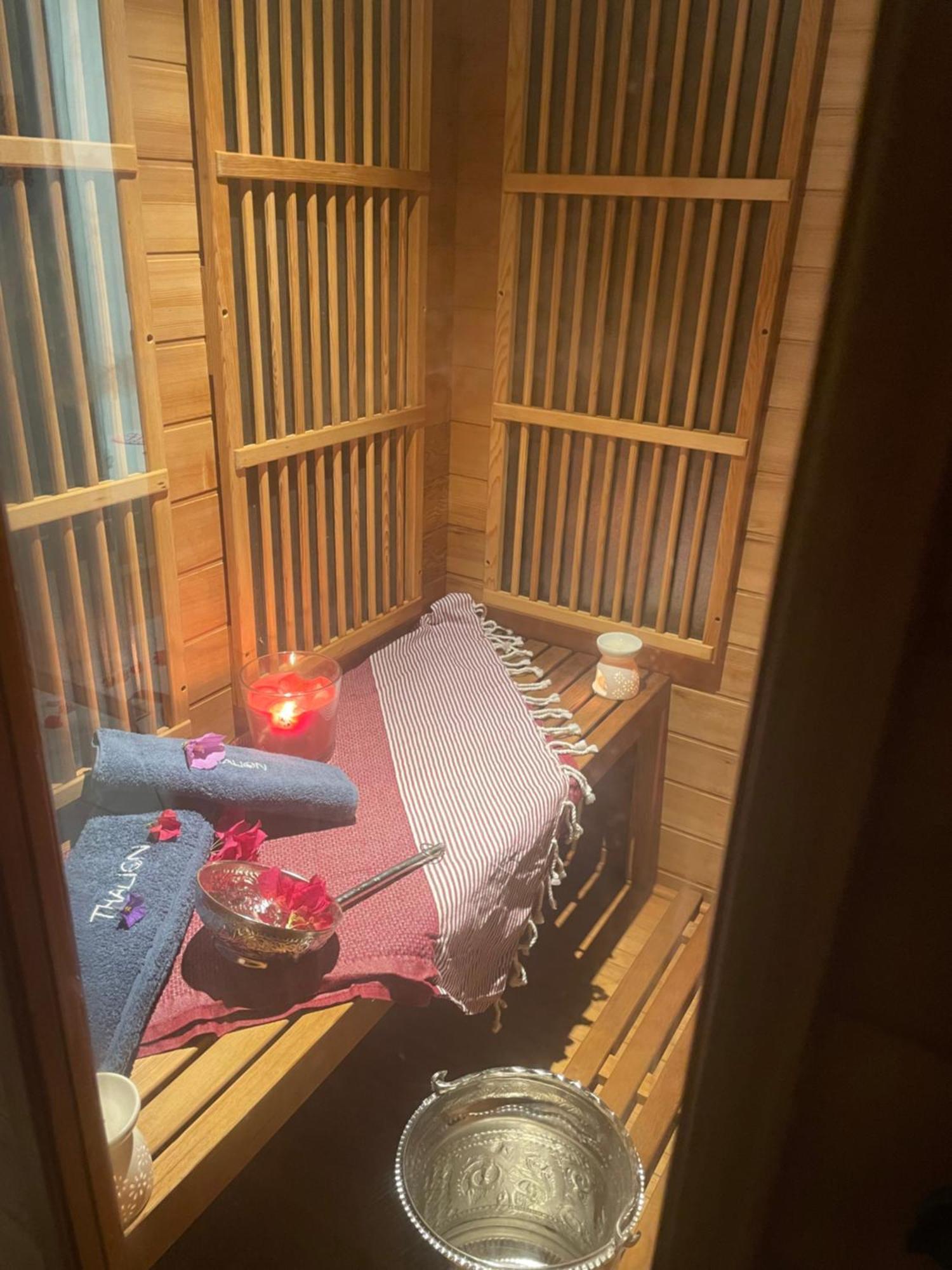 Houdarling Chalet Et Spa Hammam Jacuzzi Et Sauna Nimes Exterior photo